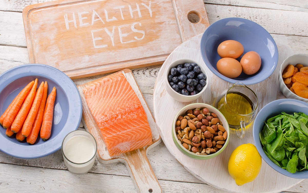 an assortment of foods that provide good vision nutrition