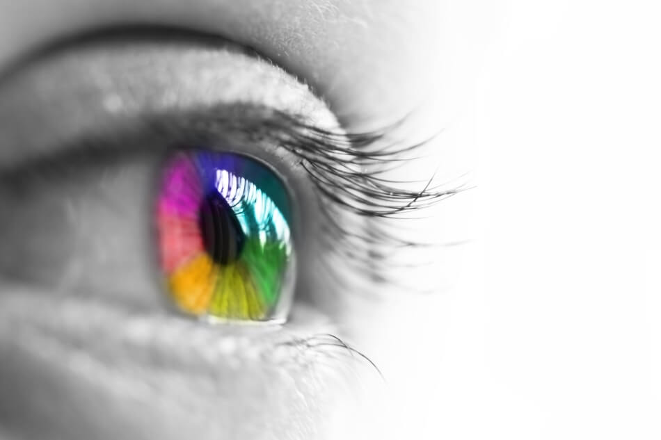 Eye wearing multicolor contact lens